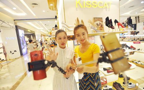 天天看到网红直播带货,现象级消费新潮流