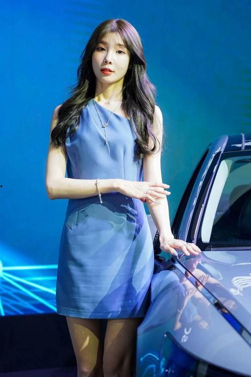 成都女网红长腿美女,惊艳都市的时尚风景线