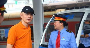 美国明星坐火车回国,穿越大陆的温馨归途